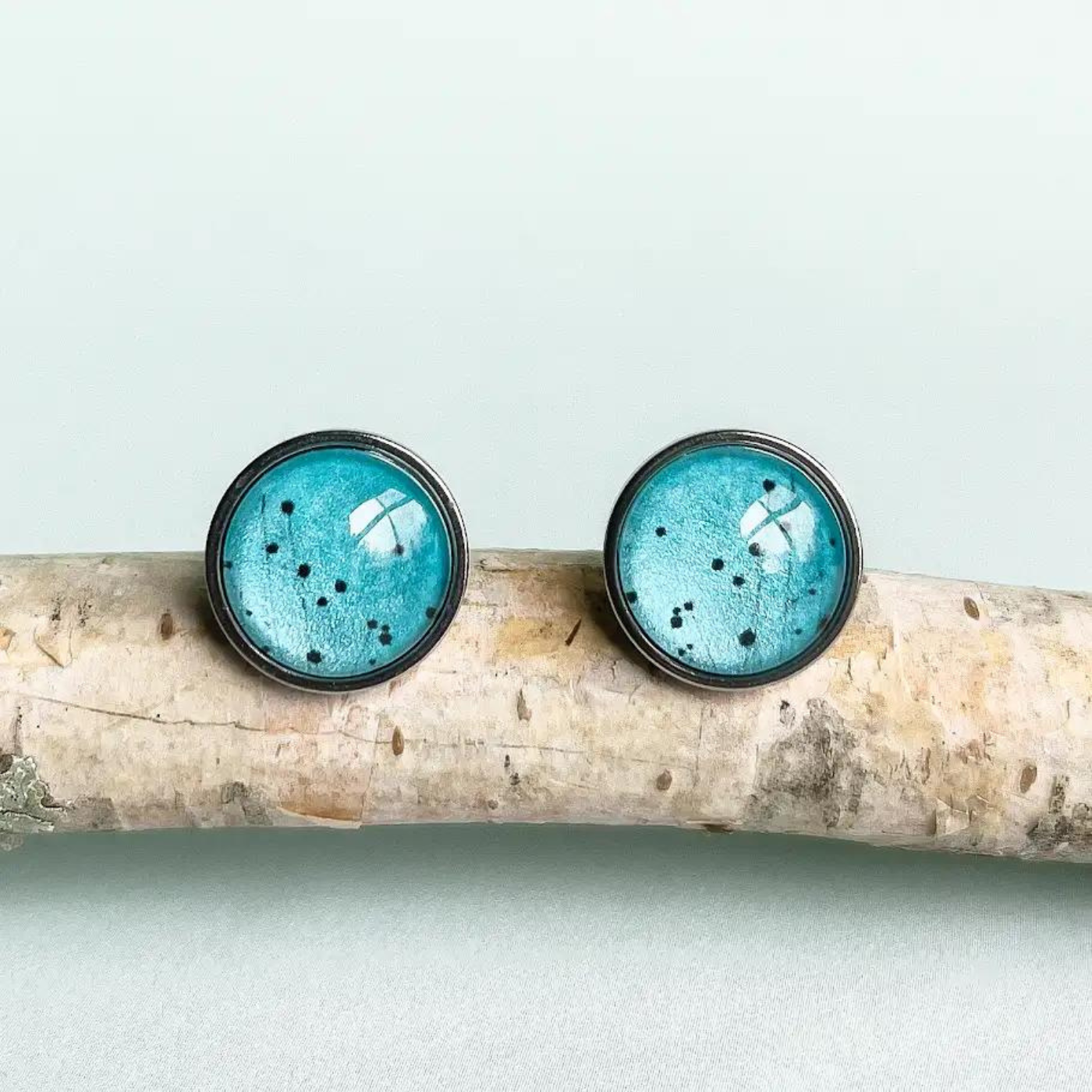 Myrtle & Me - Stud Earrings - Buttongrass - Metallic Blue