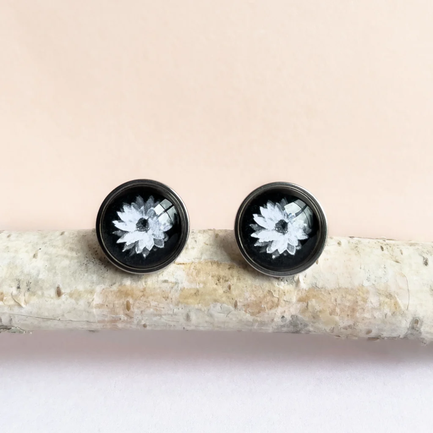 Myrtle & Me - Stud Earrings - Everlasting Daisy