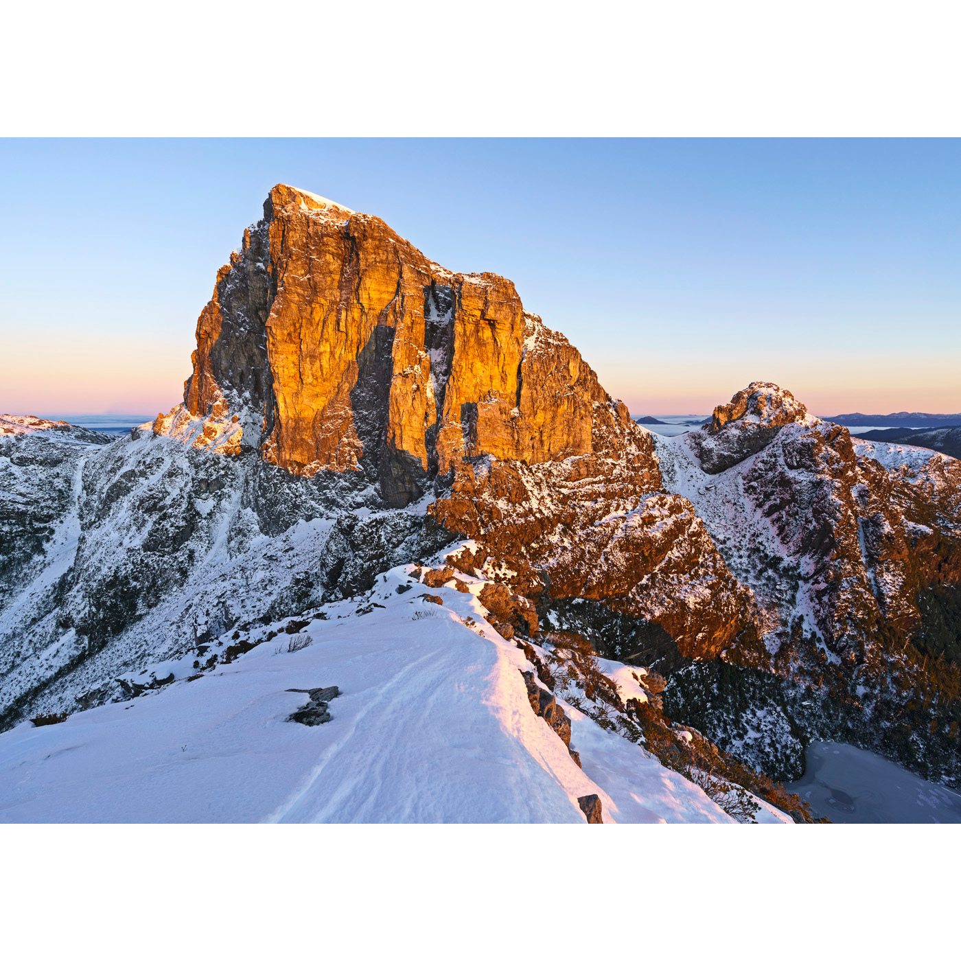 Grant Dixon - Winter Dawn, Frenchmans Cap