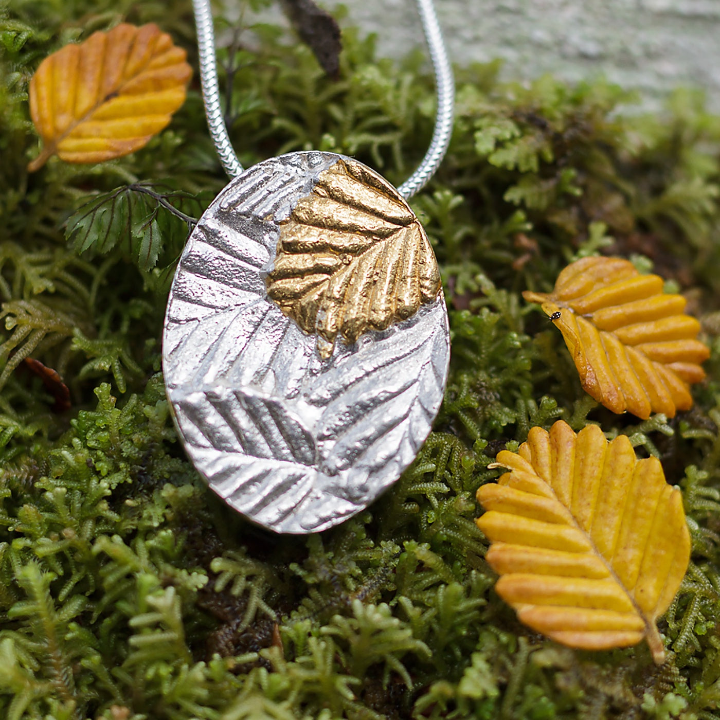 Olivia Hickey - Cameo Collection - Pendant - Fagus - 24 Carat Gold