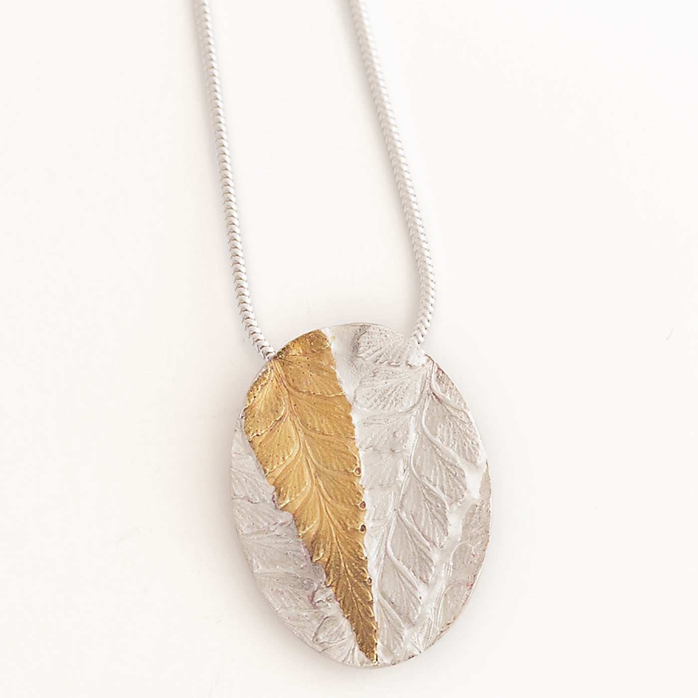 Olivia Hickey - Cameo Collection - Pendant - Mother Shield Fern - 24 Carat Gold